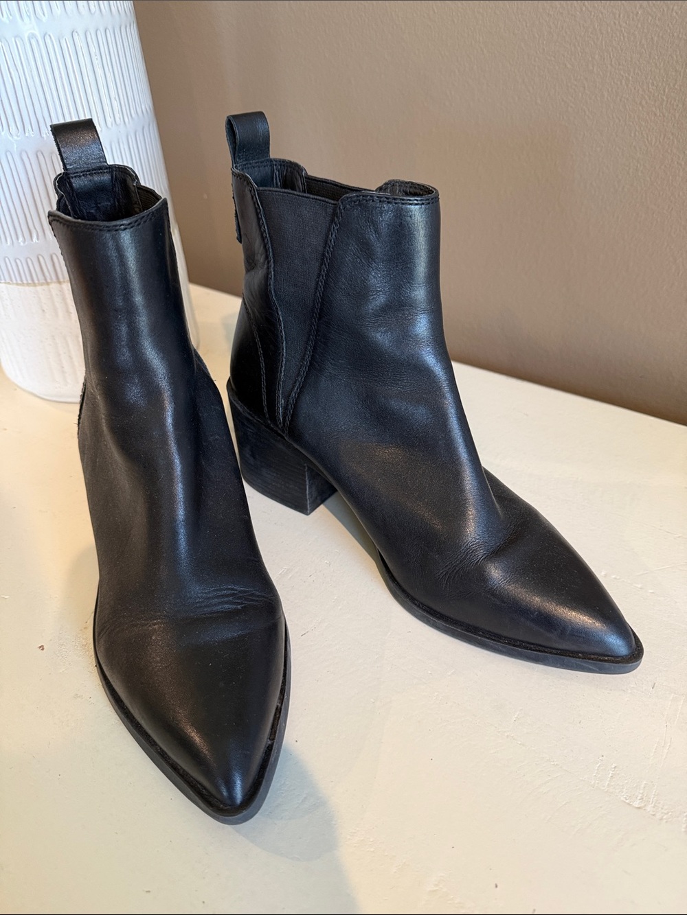 STEVE MADDEN Audience Black Leather Pointed Toe Ankle Boots 8 Capsule Minimalist